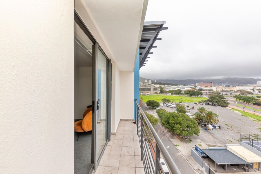 1 Bedroom Property for Sale in Zonnebloem Western Cape